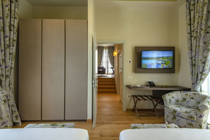 Room 17 of 89
