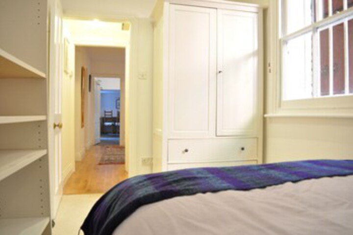 Room 13 of 19
