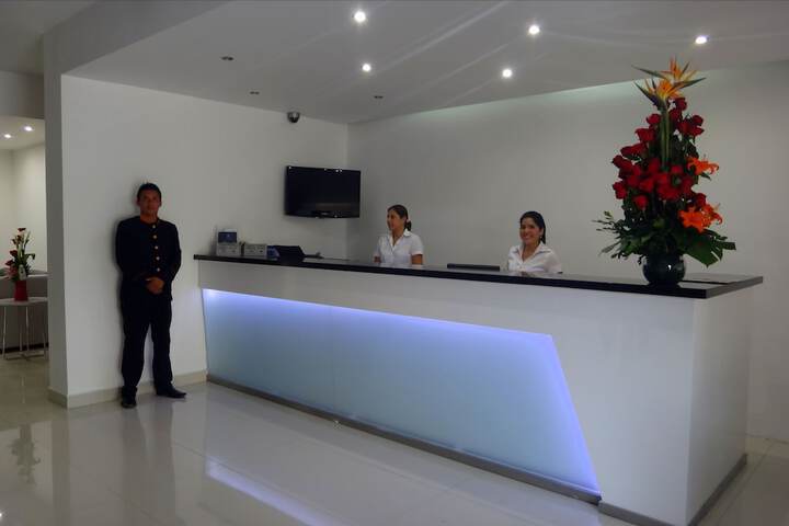 Entrance & Lobby