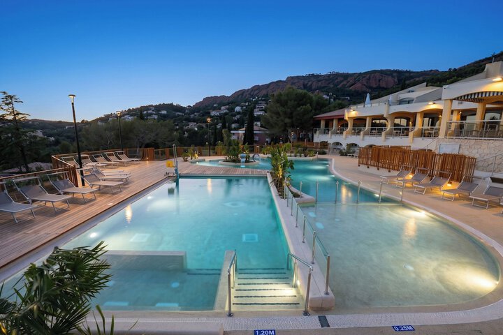 Pool 21 of 55