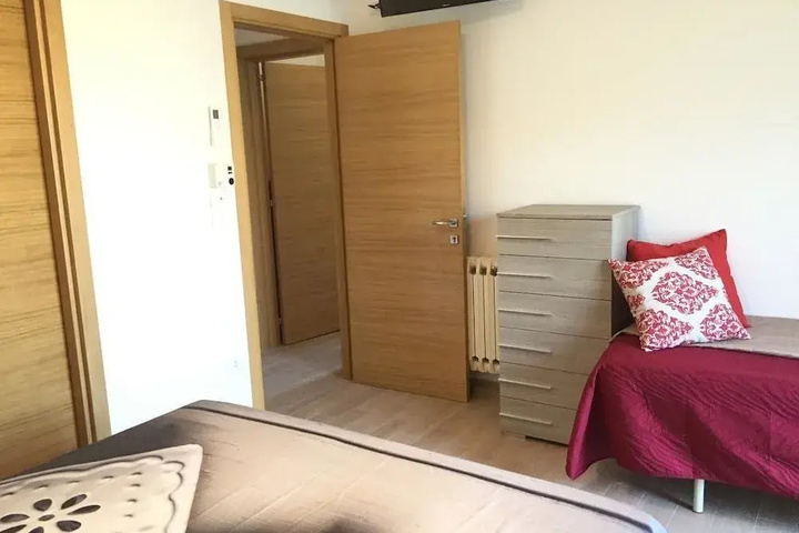 Room 2 of 18