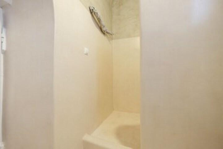 Room 4 of 39