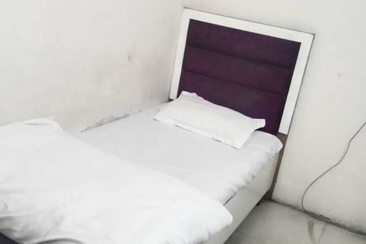Room 12 of 24