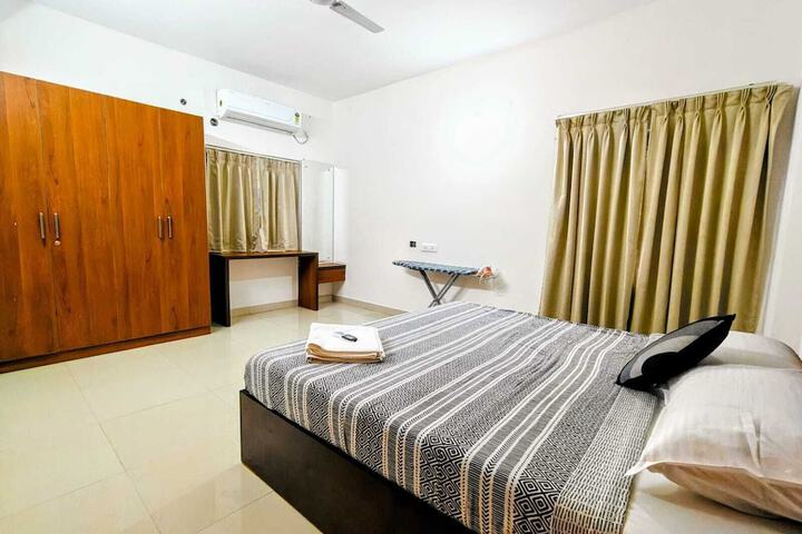 Room 4 of 27