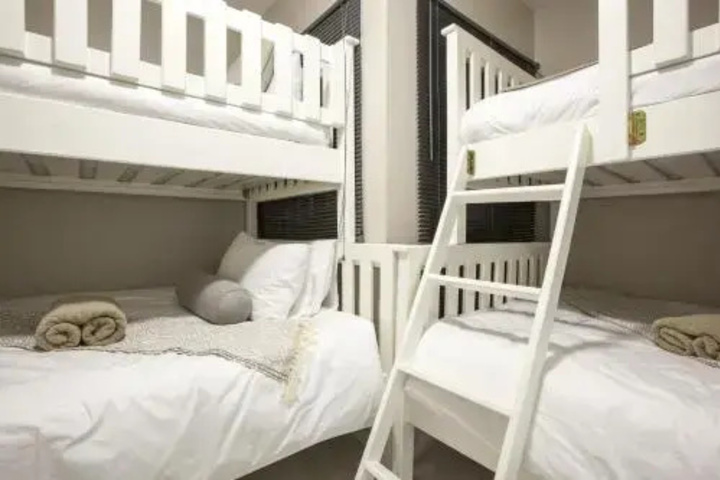 Room 2 of 9