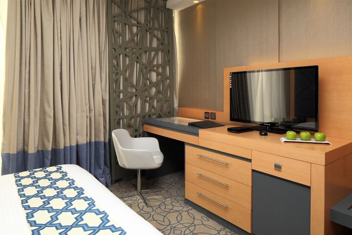 Room 33 of 50