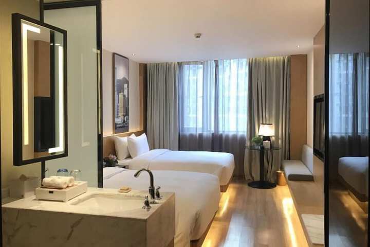 Room 7 of 43