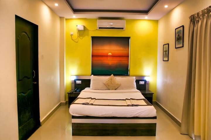 Room 10 of 29