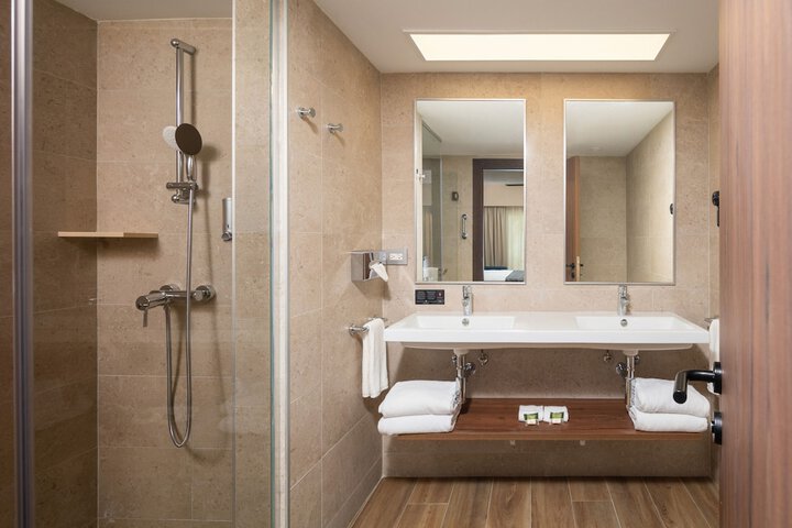 Clean Restrooms