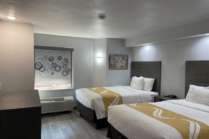 2 Double Beds (1 of 15)