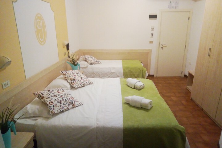 Room 19 of 35