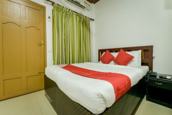 OYO 14226 Hotel Gago Inn