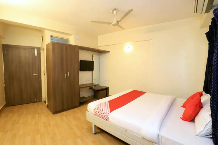 Room 12 of 19