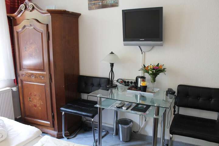 Room 14 of 43