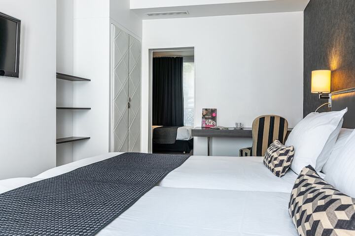 Room 3 of 43