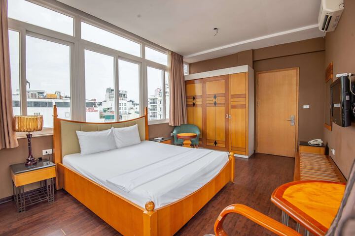 Room 10 of 86