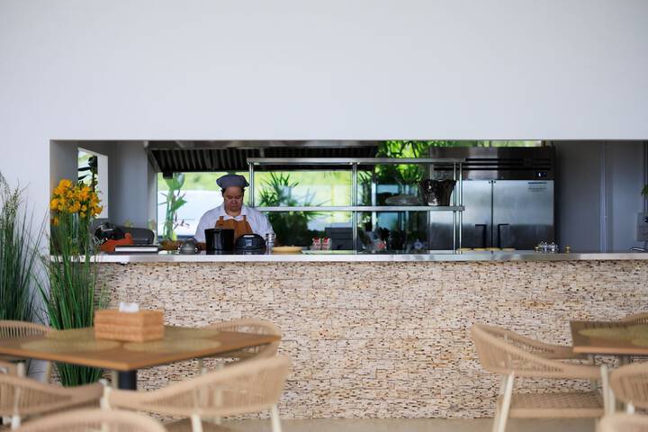 Dining 80 of 118