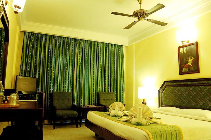 Room 5 of 42