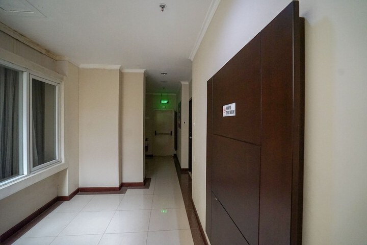 Ballroom/Hall 55 of 62