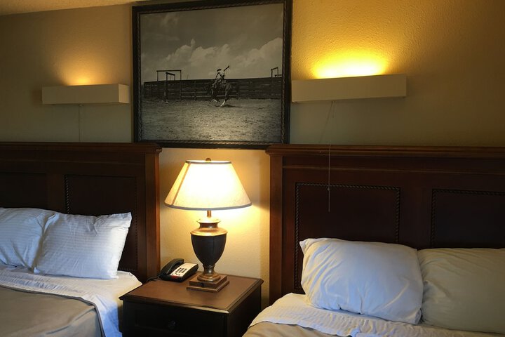 Room 16 of 38