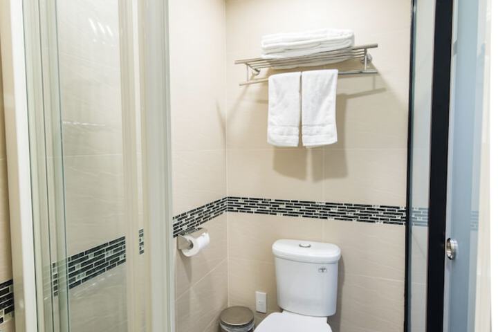 Room 10 of 17