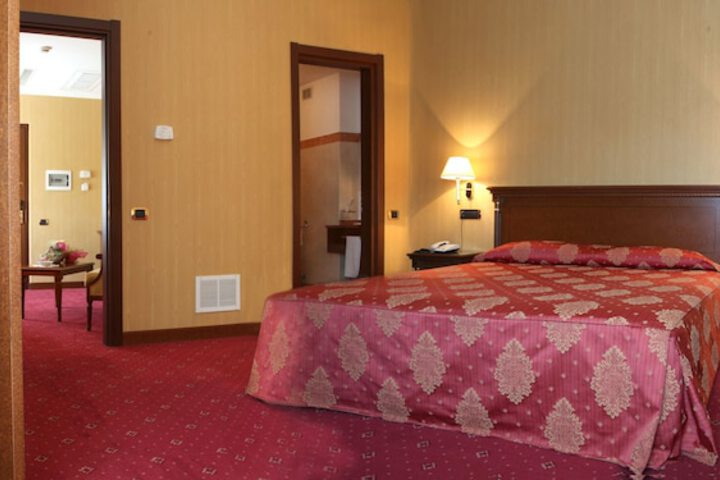 Room 19 of 29
