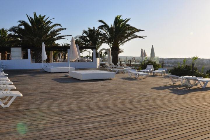 Sundeck 125 of 132