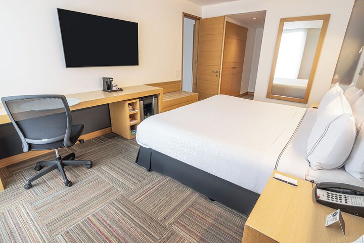 Room 6 of 91