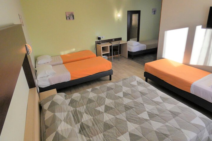 Room 5 of 35