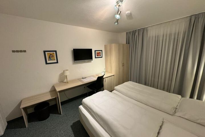 Room 15 of 31