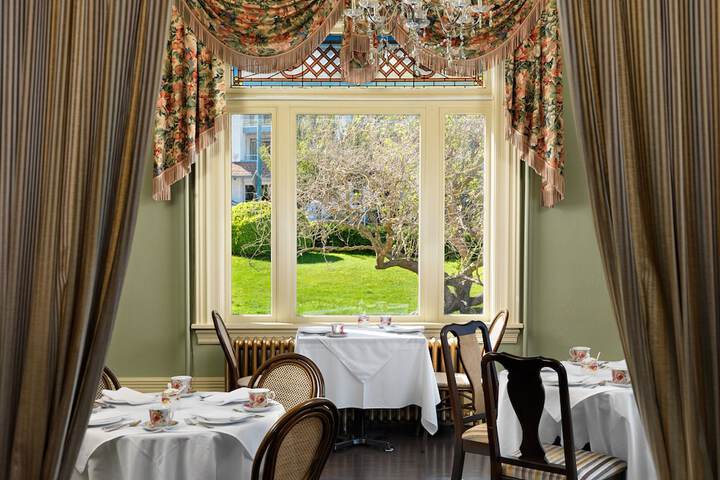 Dining 59 of 78