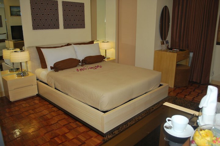 Room 3 of 44