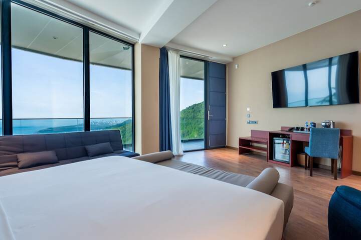 Room 16 of 101