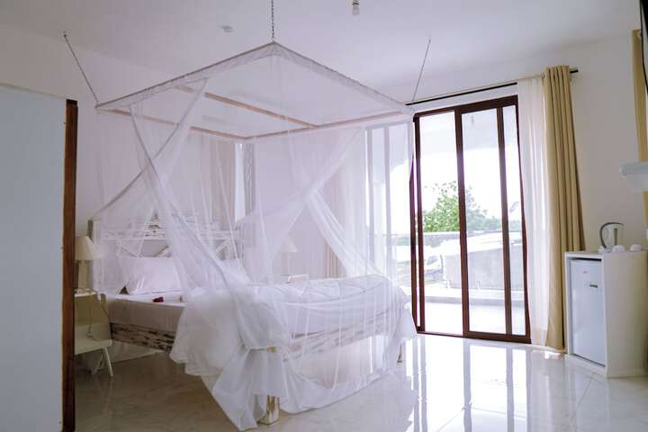 Room 10 of 42