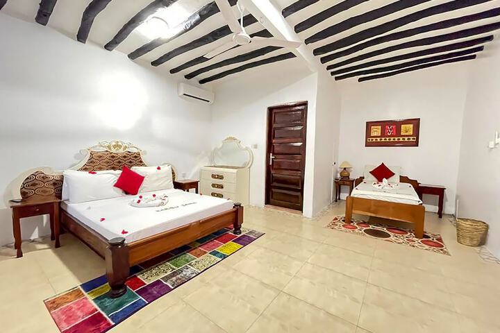 Room 5 of 44