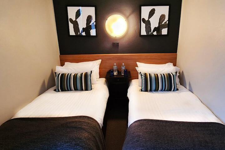 Room 7 of 51