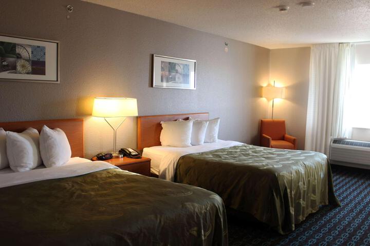 2 Queen Beds (2 of 15)
