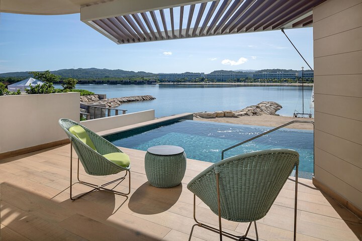 Pool 105 of 271