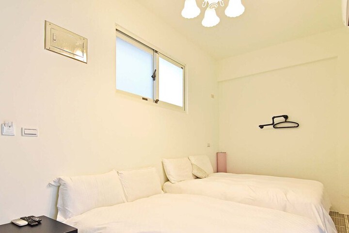 Room 43 of 86