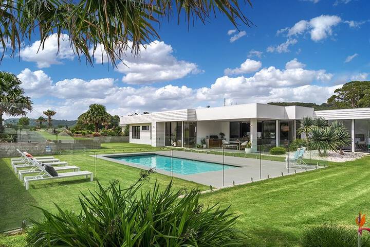 Hotel Exterior 35 of 42