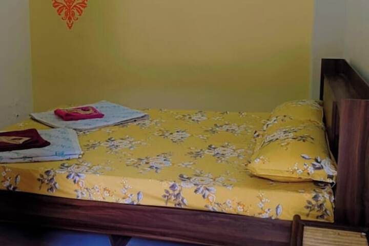 Room 2 of 18