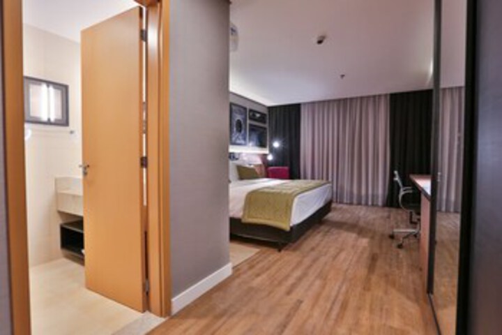 Room 8 of 13