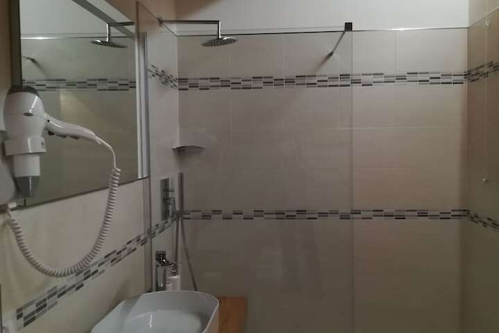 Room 34 of 58