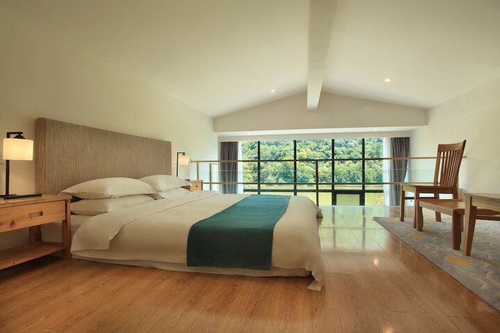 Room 9 of 43