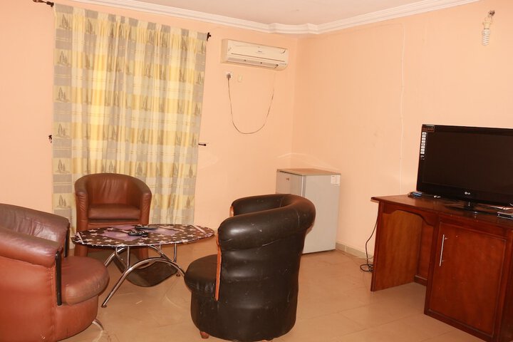 Room 7 of 10