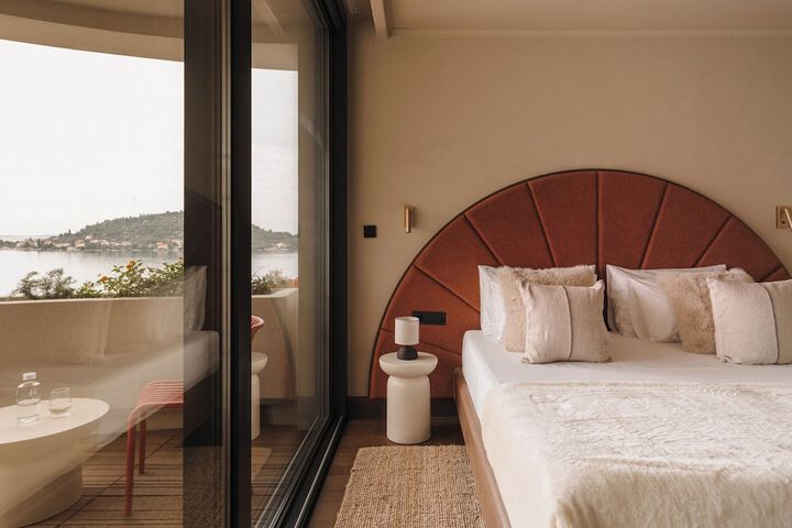 Room 25 of 69