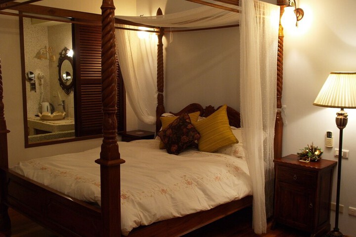 Room 20 of 99