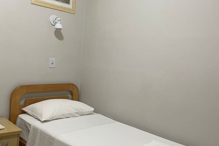 Room 15 of 32