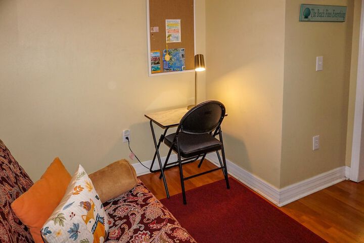 Lounge 127 of 132