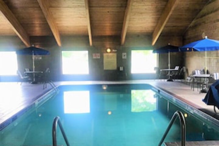 Cobblestone Hotel & Suites Oshkosh